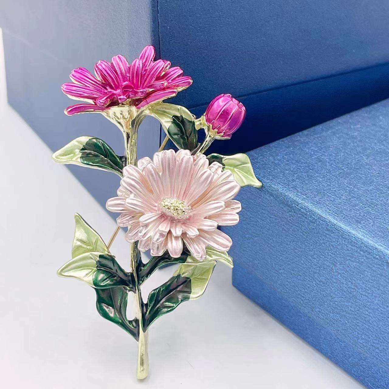 Embroidery Knot - Grenzüberschreitende handbemalte modische Blumenbrosche im pastoralen