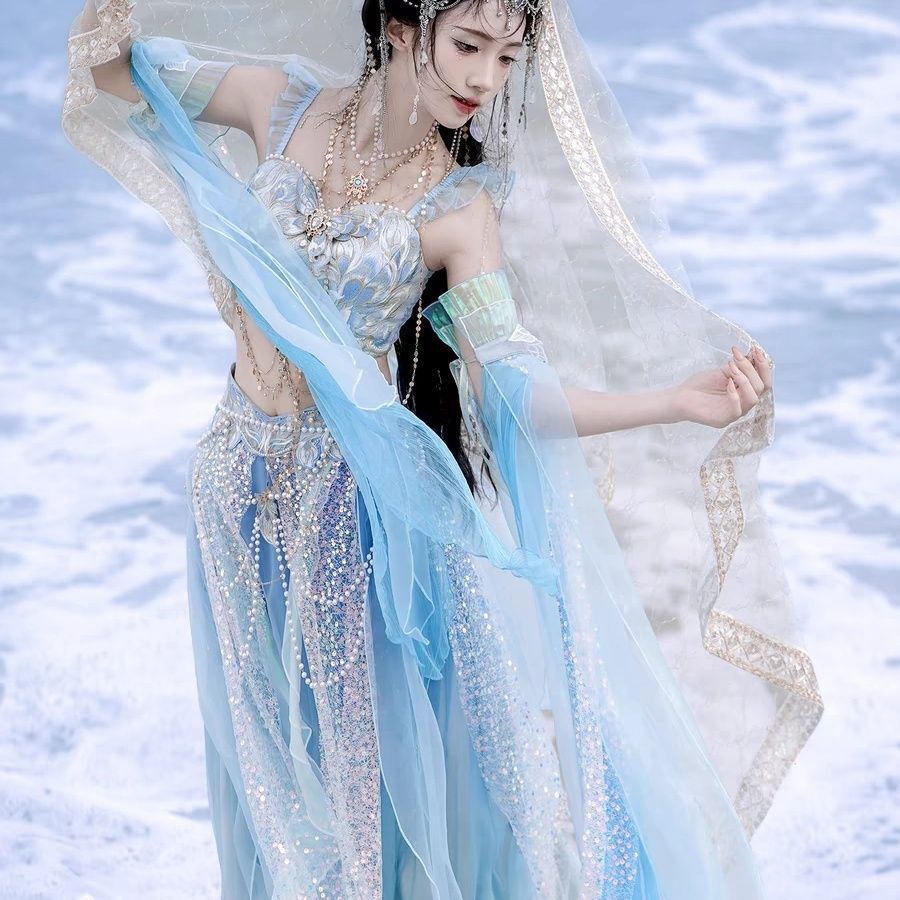 Embroidery Style - Modifiziertes Hanfu-Kleid im exotischen Stil mit