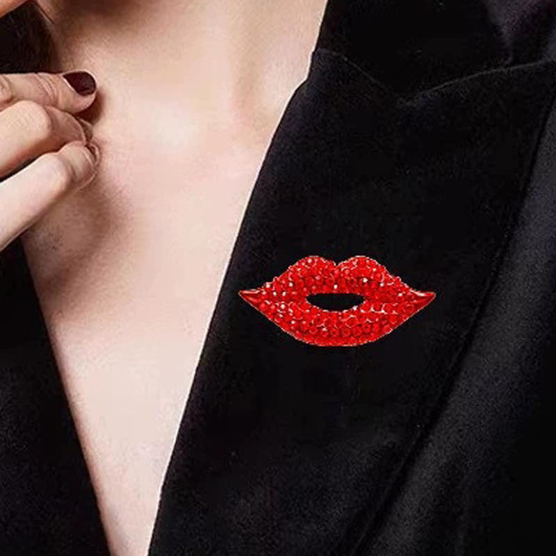 Voller Kristall-Broschen in Li – Embroidery Lips Bewertung und Preis