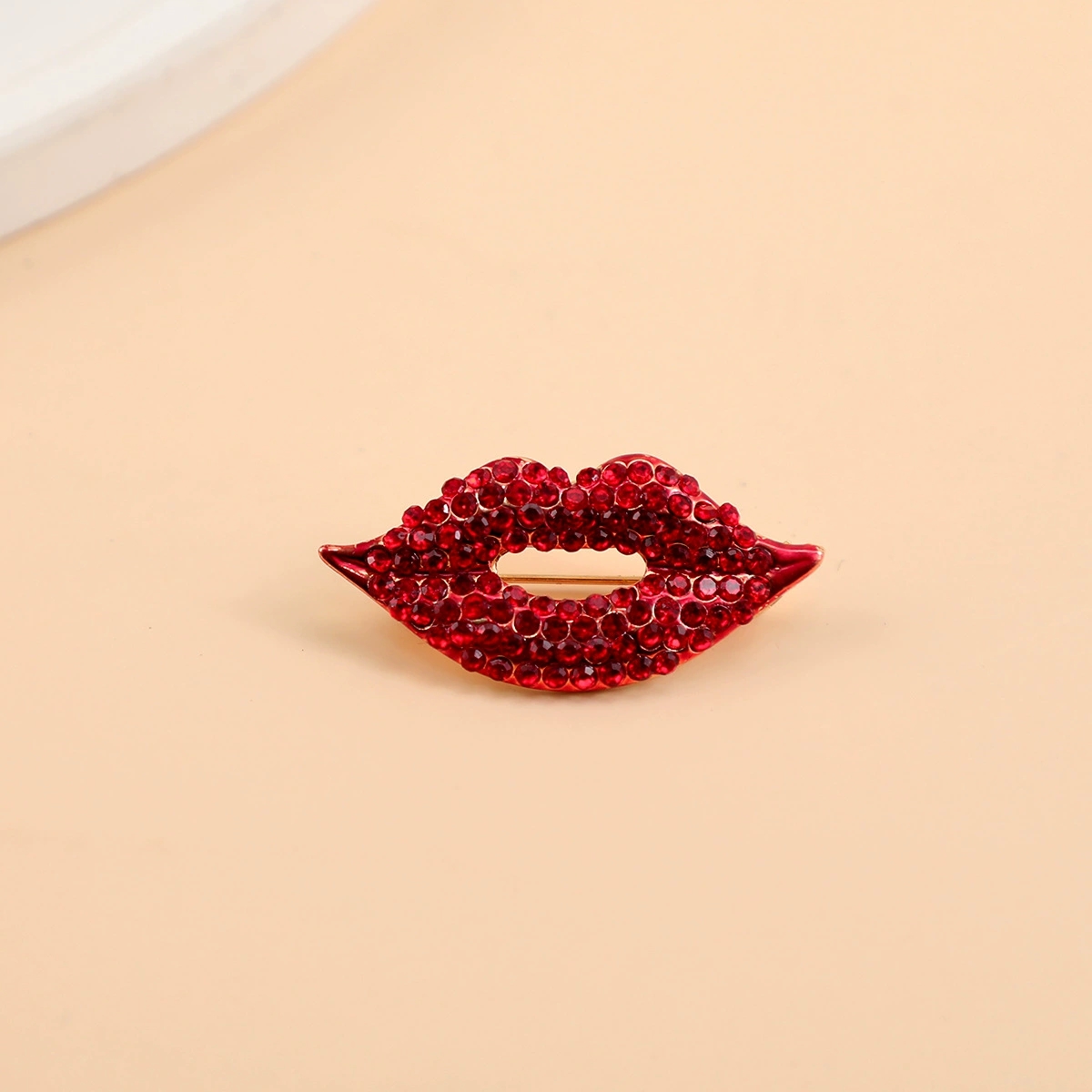 Voller Kristall-Broschen in Li – Embroidery Lips Bewertung und Preis
