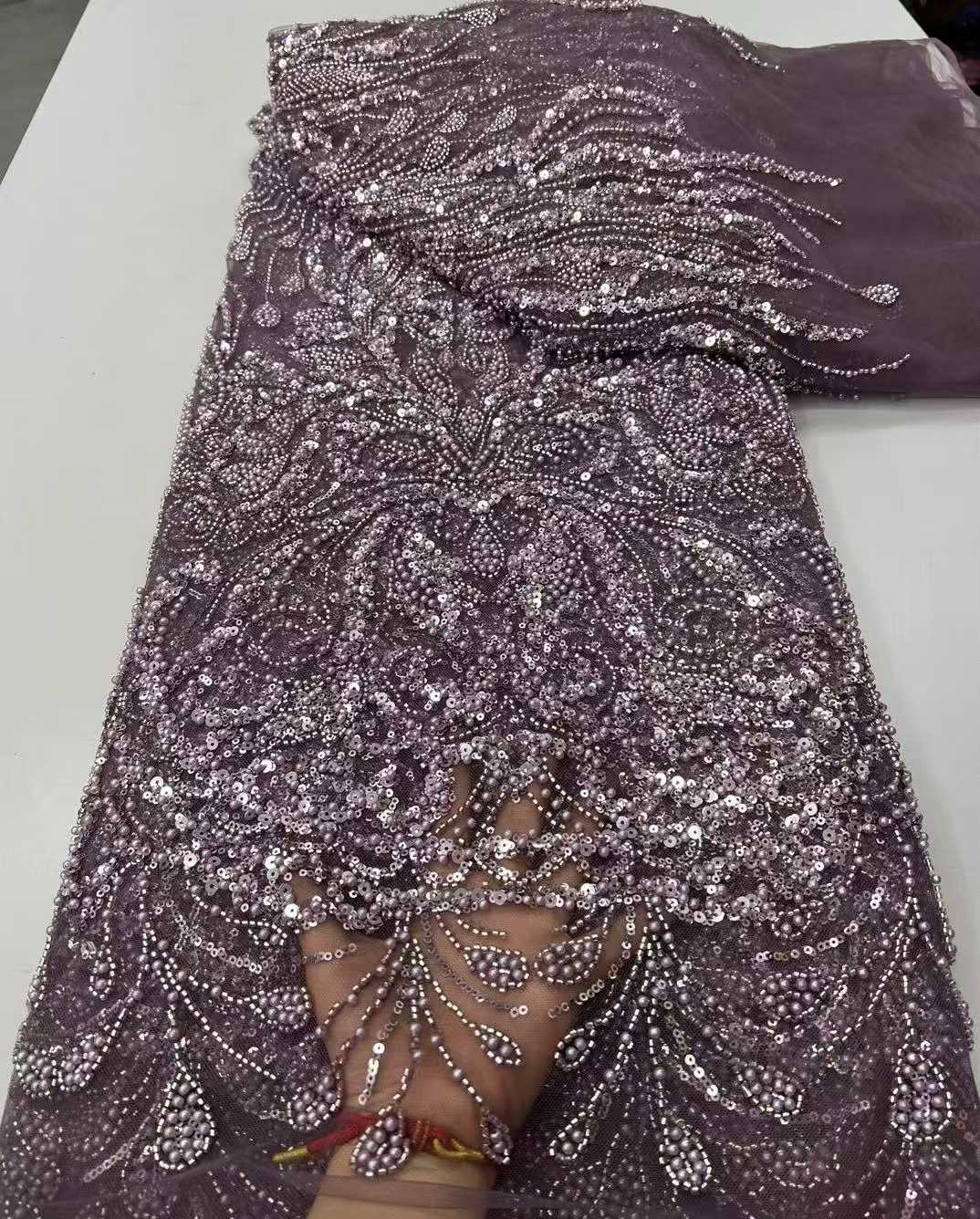 Exquisiter, einzigartiger, lux – Embroidery Unique Design Bewertung und Preis