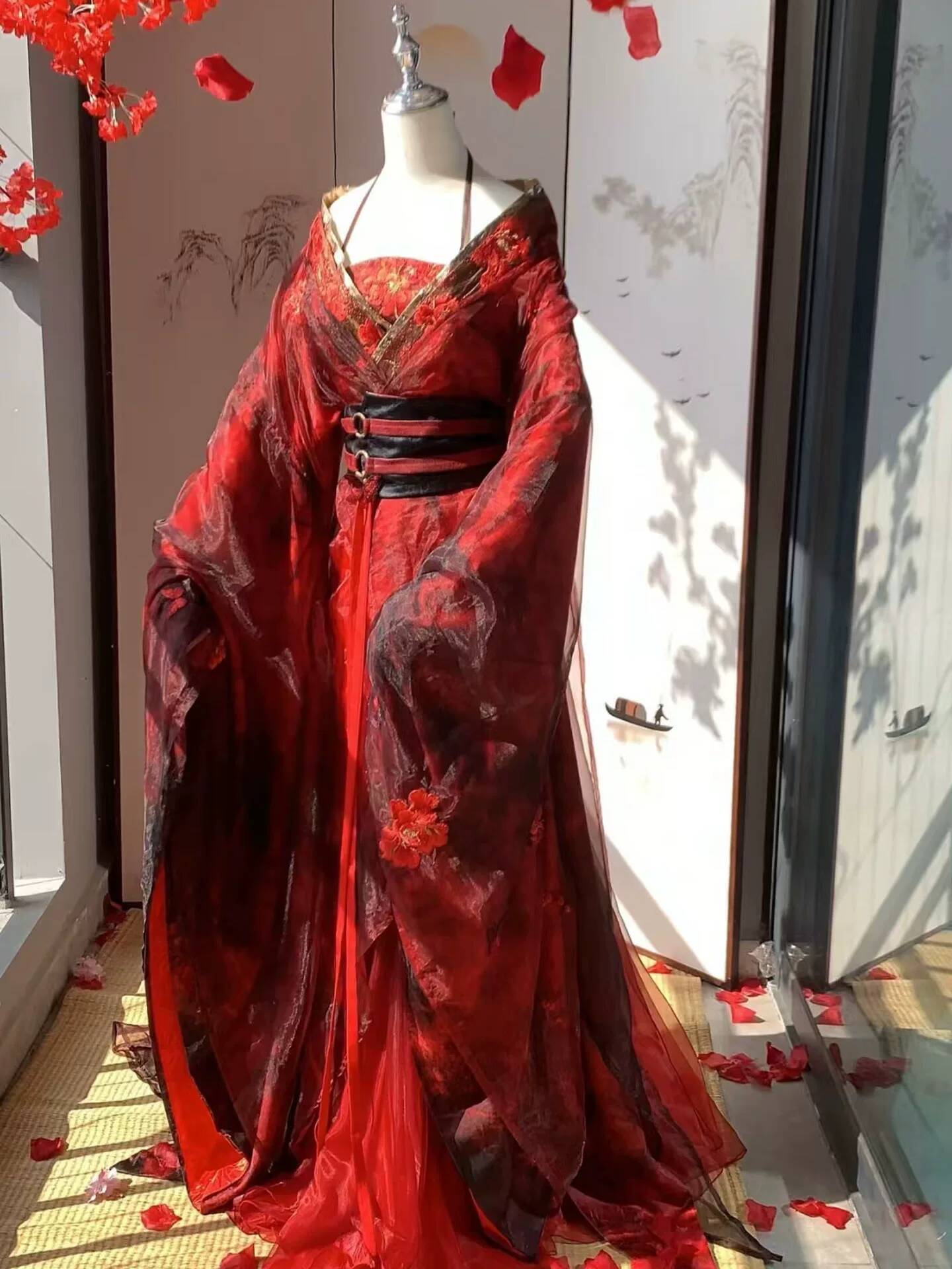 Neues Datura Red Hanfu Damen-K – Embroidery Style Bewertung und Preis