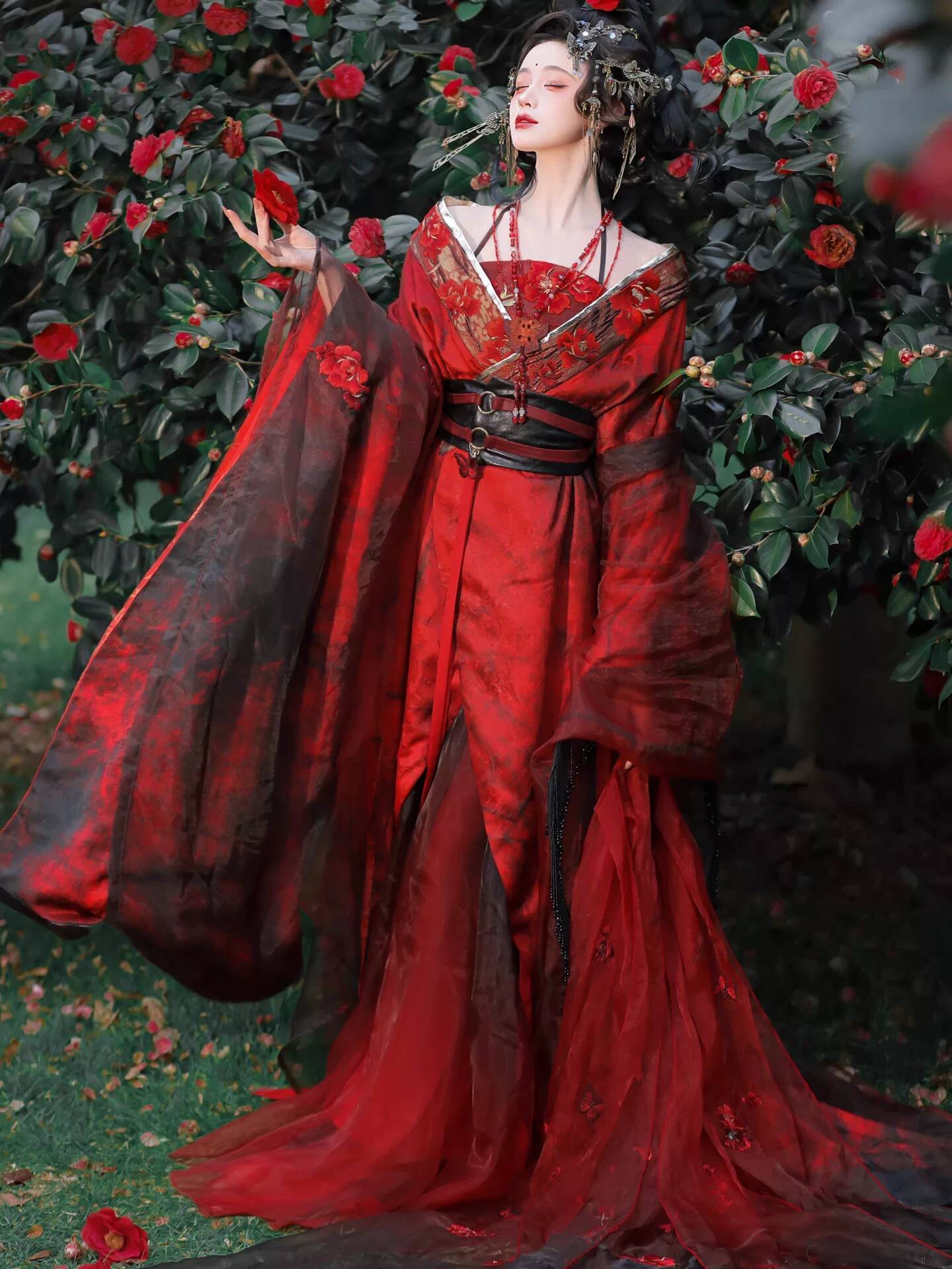 Neues Datura Red Hanfu Damen-K – Embroidery Style Bewertung und Preis