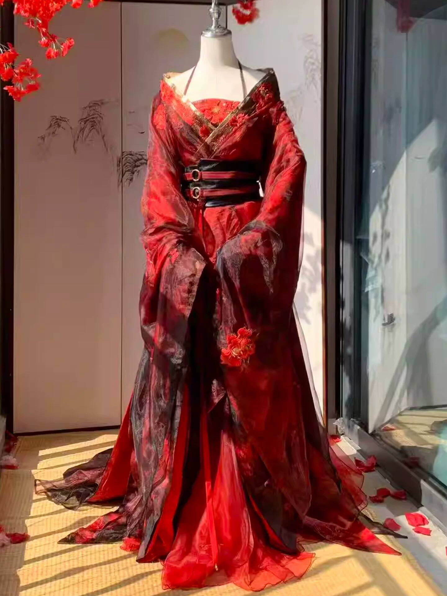 Neues Datura Red Hanfu Damen-K – Embroidery Style Bewertung und Preis