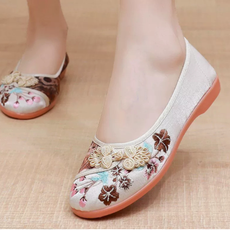 Retro-Schuhe im chinesischen S – Embroidery Canvas Bewertung und Preis