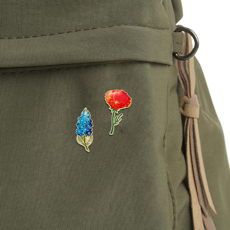 Hübsche Emaille-Anstecknadeln  – Embroidery Lips Bewertung und Preis